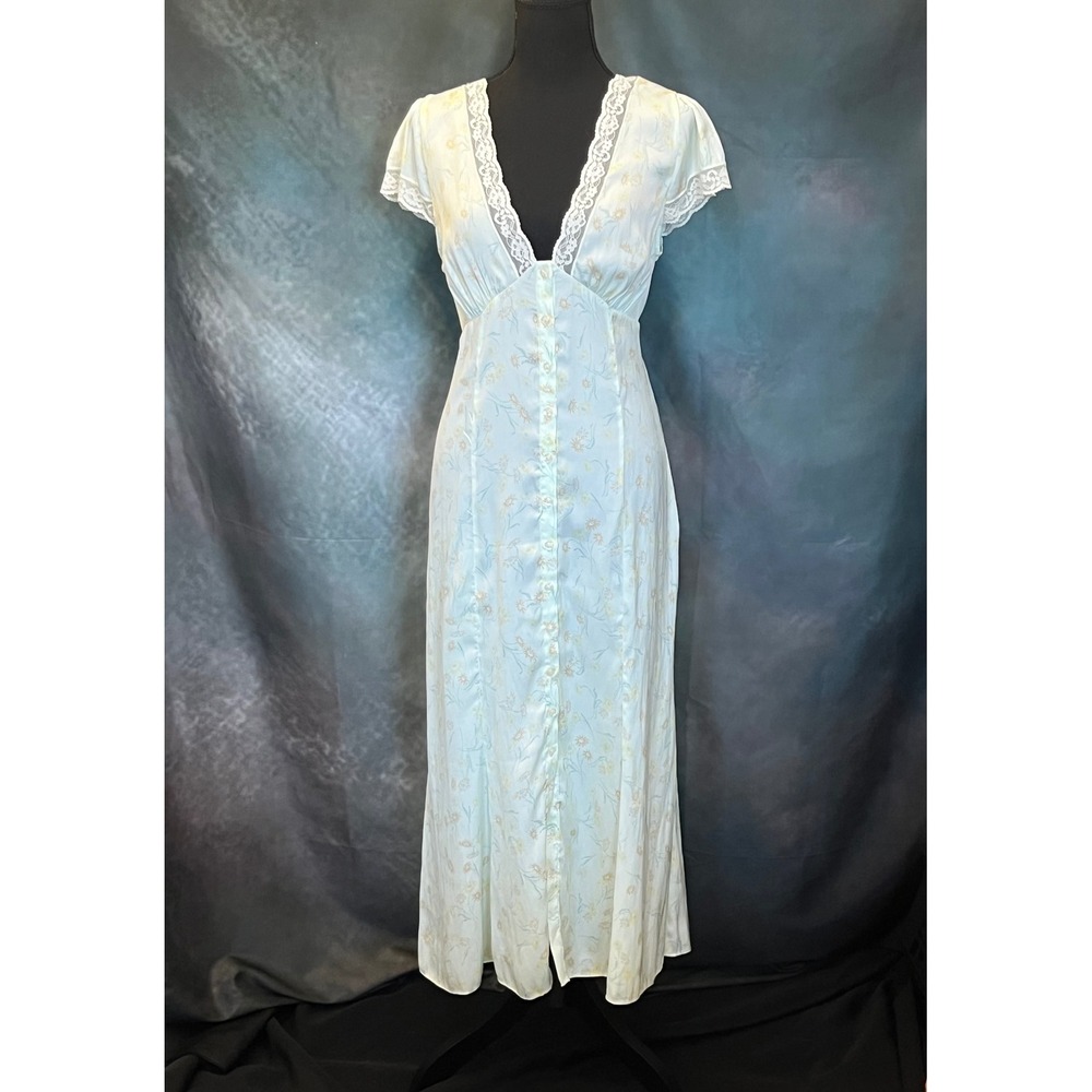 Kimchi Blue Pale Blue Floral Midi Dress with Lace Trim